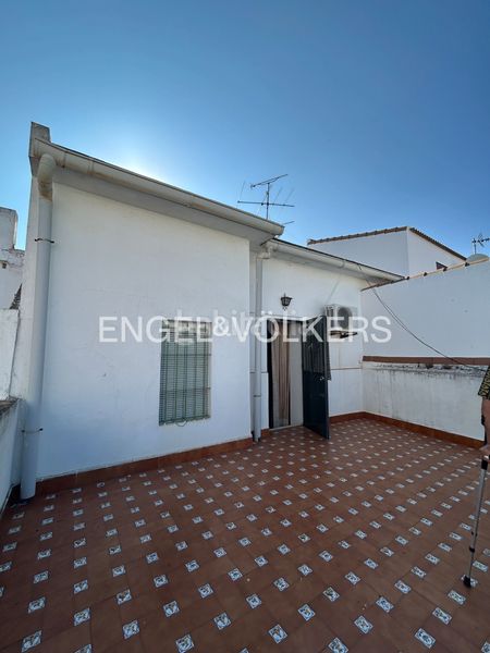 Foto c64434ee-8dc4-42f2-8559-c9a4b64e4d4a. Casa amb calefacció a Valencina de la Concepción