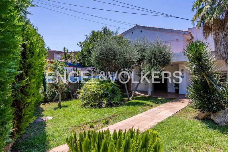 Foto 30a7c39e-cf9e-4ed9-b33e-73870c17b979. Casa amb calefacció a Santa Clara Sevilla