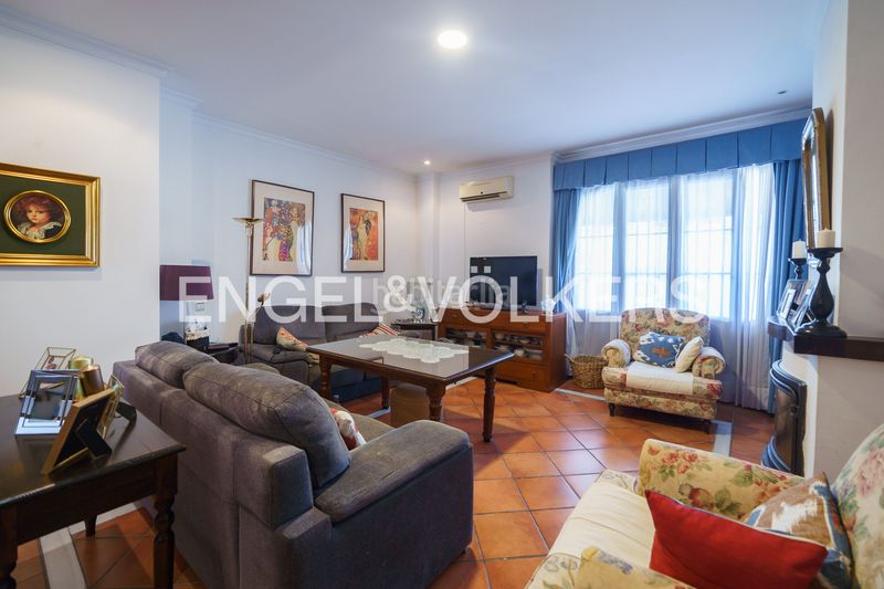 Foto cbdbbba2-3dcb-43e6-9458-450c9df40181. Casa amb calefacció aparcament piscina a Bornos