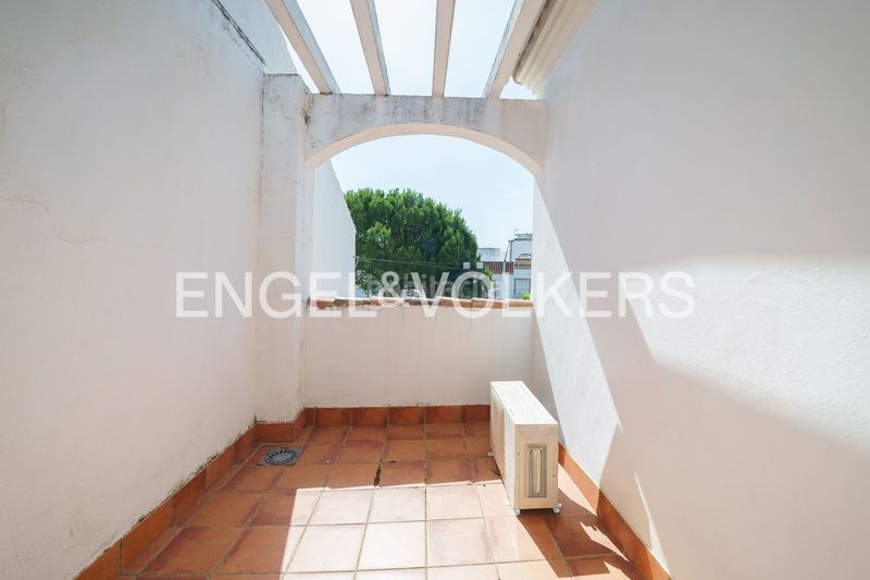 Foto f87318bd-7f28-4970-89b7-a04f220520ba. Casa amb calefacció aparcament piscina a Bornos