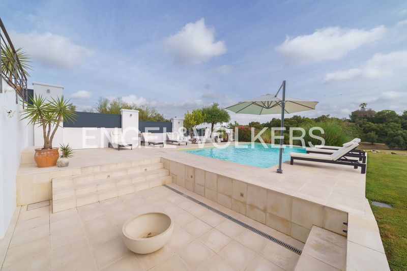 Foto b1bbc1e6-ed37-4654-b5b6-e636186e6ad3. Casa amb calefacció aparcament piscina a El Rocío - La Milagrosa Jerez de la Frontera