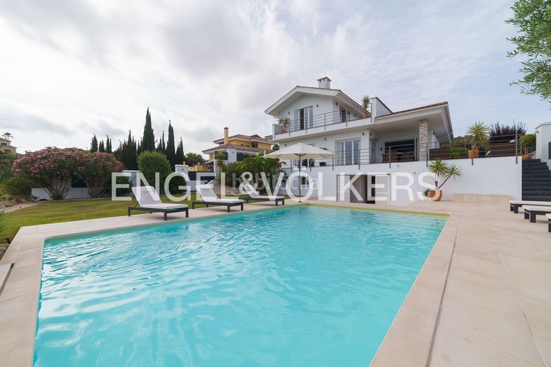 Foto f7801a10-1a5c-4cab-ad90-cba950294db5. Casa amb calefacció aparcament piscina a El Rocío - La Milagrosa Jerez de la Frontera