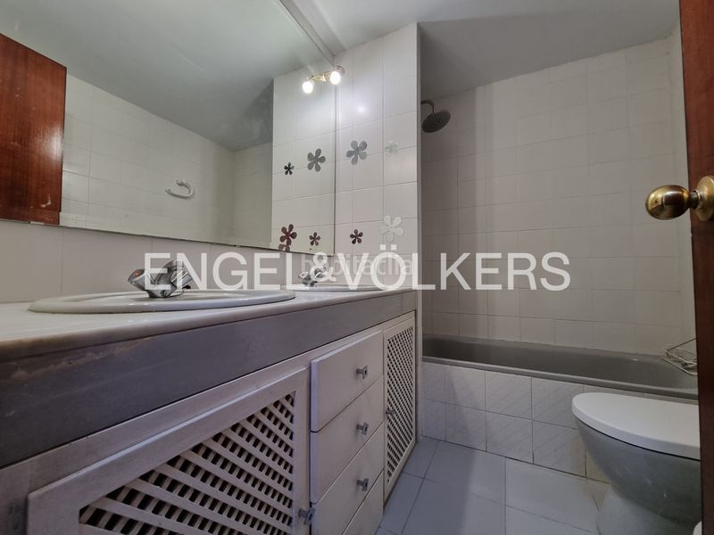Foto b87fc32f-a8d4-4884-a5e7-431c6373db74. Lloguer pis amb calefacció aparcament piscina a Urbadiez - Entrepuentes Sevilla