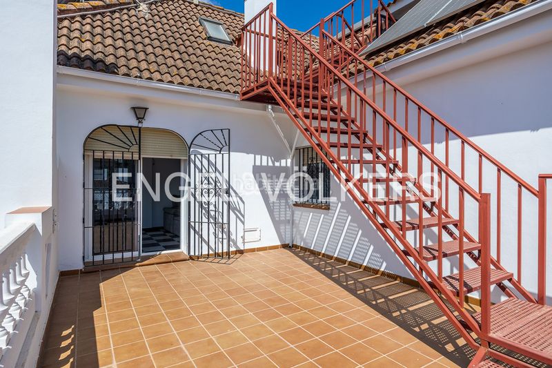Foto 44617594-fcc5-4628-81a5-e9ec38456f23. Casa amb calefacció piscina a La Motilla - Fuente del Rey Dos Hermanas