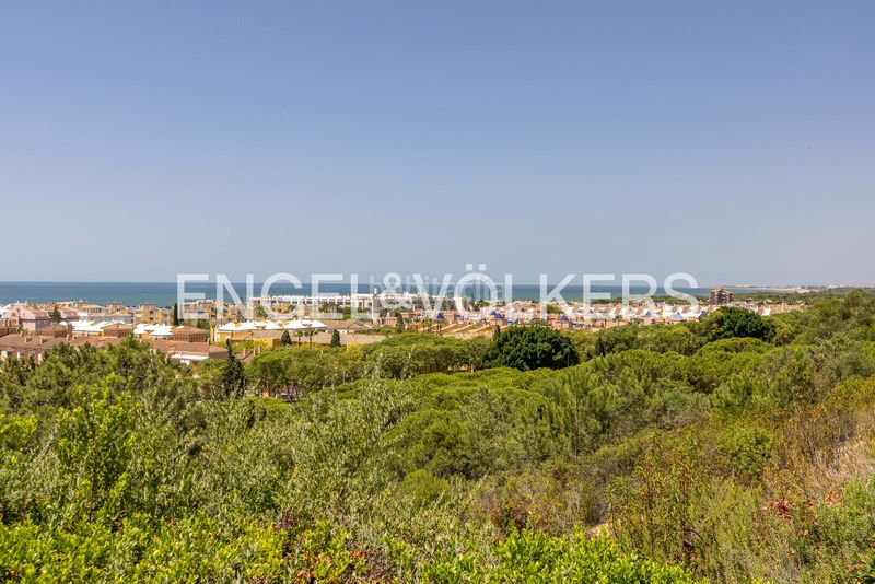 Foto b8a2bad0-4ee3-4aef-a7b5-713cffa98192. Casa amb calefacció aparcament piscina a Islantilla golf Islantilla