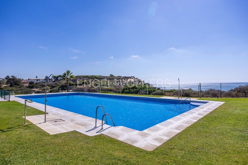 Foto c510c7ca-4981-4df3-ba59-592d28fc5c98. Lloguer casa amb calefacció aparcament piscina a Conil de la Frontera