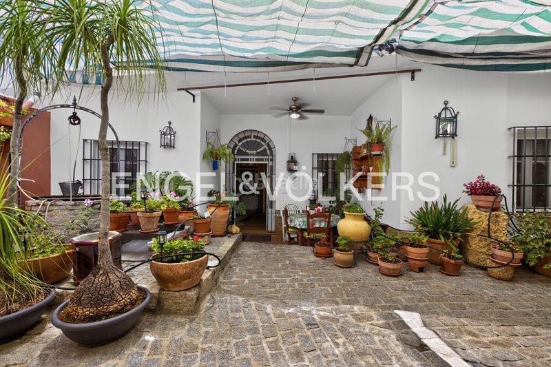 Foto fa1eeb50-d232-404e-9c0c-025f336a3d47. Casa amb calefacció aparcament a Gerena