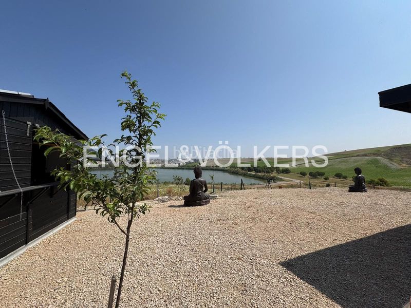 Foto 420dfd26-7803-42b3-b087-1df338d409c8. Terreno residencial el privilegio de poseer un horizonte propio frente a la laguna de torrox en Jerez de la Frontera