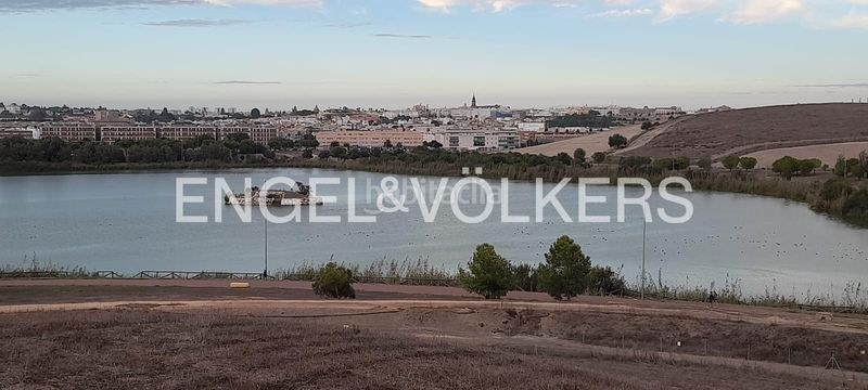Foto 8ac56e60-4101-4ba5-b8c8-4e940a350324. Terreno residencial el privilegio de poseer un horizonte propio frente a la laguna de torrox en Jerez de la Frontera