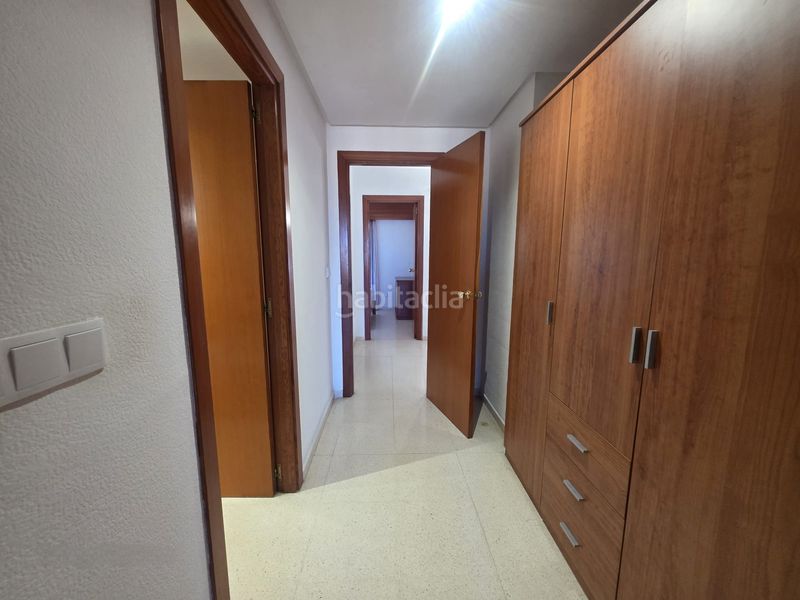 Foto a3ab0c7a-995d-49ac-8938-4756e42d73f7. Apartament amb aparcament piscina a Playa Poniente Benidorm