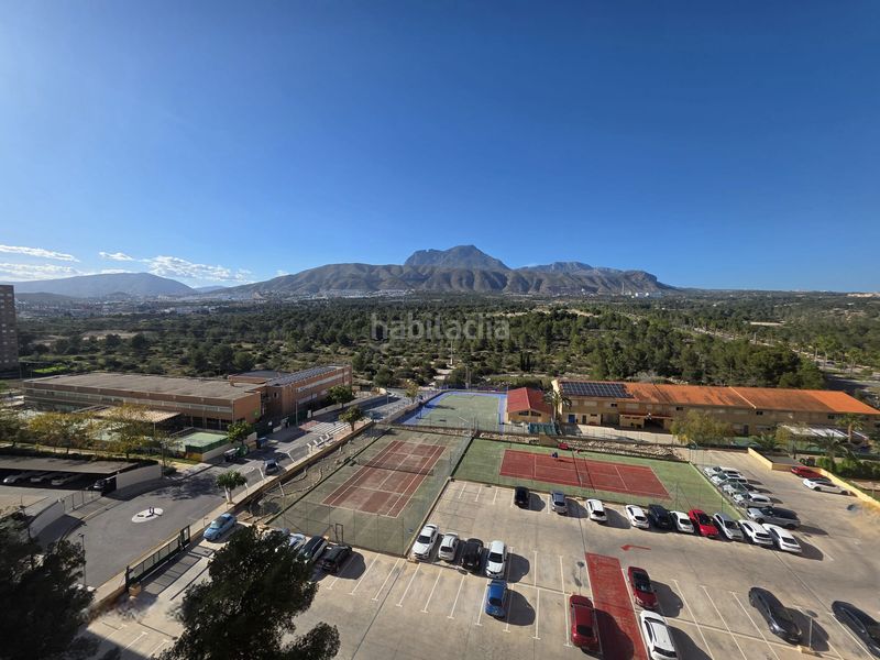 Foto d573ed9e-6e03-4118-a223-a8ce1e53fe4b. Apartament amb aparcament piscina a Playa Poniente Benidorm