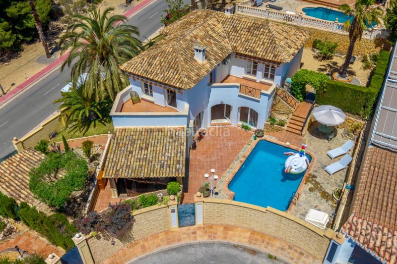 Foto d7c5e7cb-7bb1-4d2b-a5a0-eb999436bed3. Lloguer xalet amb aparcament piscina a Golf Bahía Finestrat