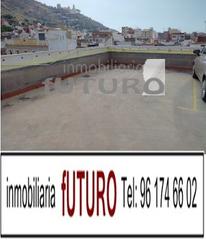 Aparcament cotxe a Pueblo de Cullera. Garaje calle cervantes