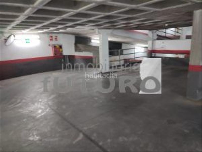 Foto 7169781b-f3b4-48cd-b2b5-f9d5d0938339. Aparcament cotxe a pueblo de Cullera Cullera