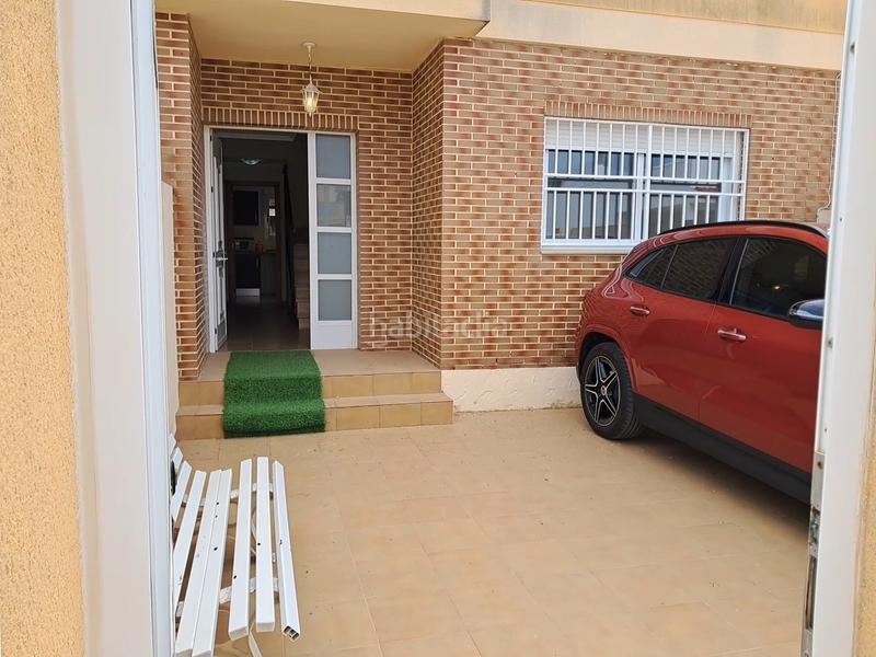 Foto 475eff89-d690-4b8a-a17e-69d42c2a05d0. Chalet  en playa de l'estany con piscina y garaje en Cullera