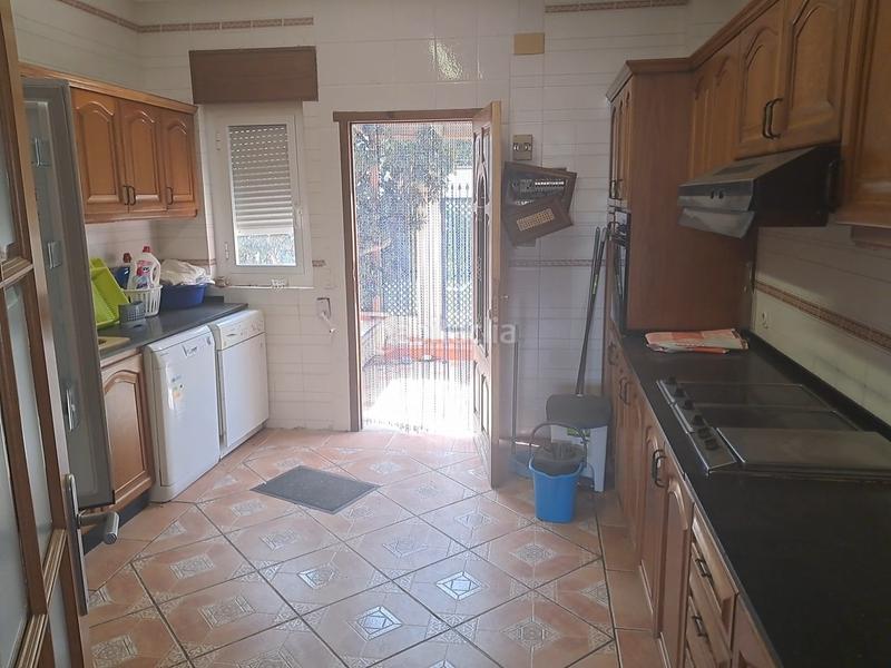 Foto 584a18a5-0788-4c94-a1a6-8c7142722841. Chalet  faro-dosel con piscina y garaje en El Faro Cullera