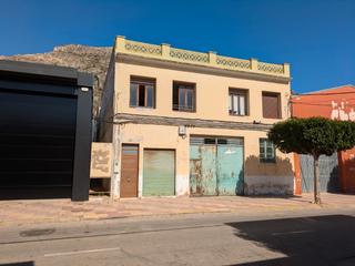 Maison à Bonavista-Lago San Lorenzo. Casa calle ruzafa cullera (almacén+piso)