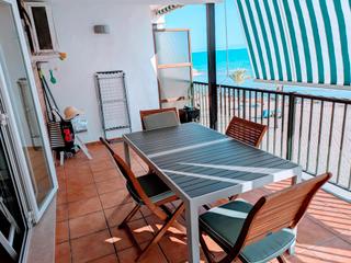 Apartament a Carrer mestre chornet 2. Apartamento playa faro 1ª línea con garaje