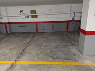 Aparcament cotxe a Pueblo de Cullera