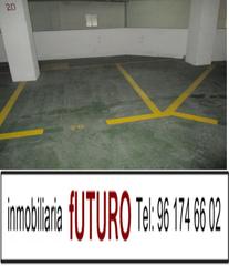 Aparcament cotxe  Carrer sant vicent màrtir. Garaje centro faro + trastero