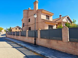 Xalet  Calle del roble. ***espectacular chalet independiete en serranillos***