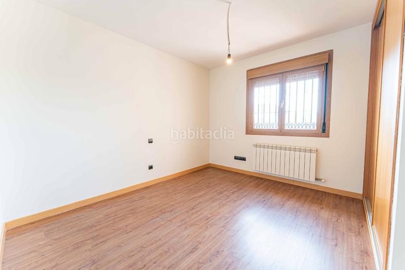Foto aedbe0b6-d8a2-4c86-8d7c-c2030f49a131. Chalet ***espectacular chalet independiete en serranillos*** en Serranillos del Valle