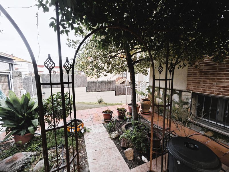 Foto b6c9c685-9ec8-44df-9936-44ebd63b1116. Casa adossada amb calefacció aparcament a Cedillo del Condado