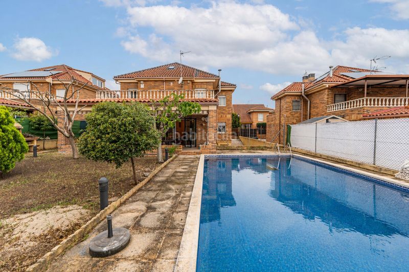 Foto 13e7ebaf-70b9-4830-86ab-0ecddd8b8ef9. Casa amb xemeneia calefacció aparcament piscina a Serranillos del Valle