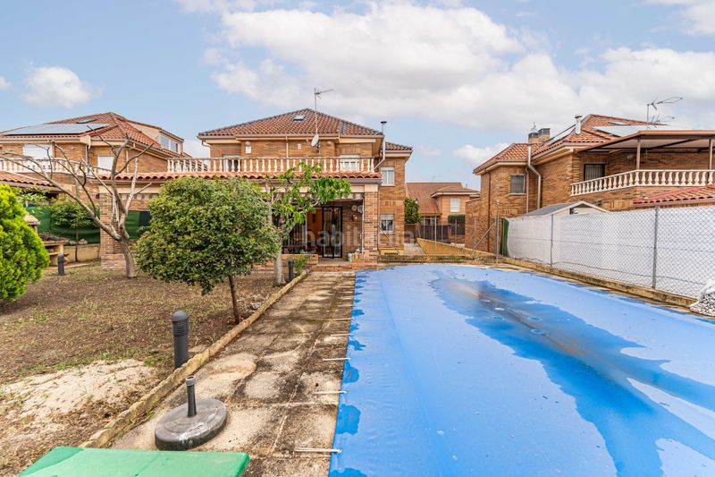Foto 6d1d130f-8904-490f-947d-d4e0cfdffb71. Casa amb xemeneia calefacció aparcament piscina a Serranillos del Valle