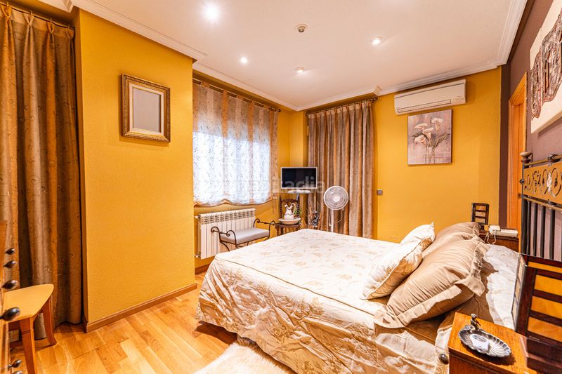 Foto b7409407-e37b-4b5b-a943-ea0dd20b1d96. Casa amb xemeneia calefacció aparcament piscina a Serranillos del Valle
