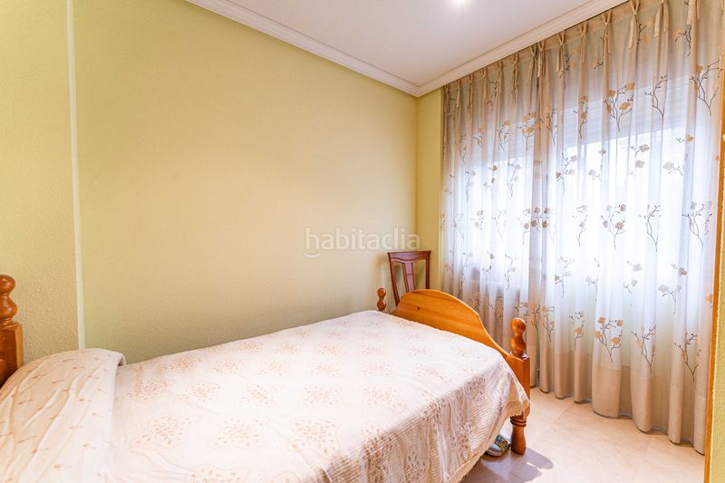 Foto da9ec0fc-69a4-4693-a0c3-a46131422224. Casa amb xemeneia calefacció aparcament piscina a Serranillos del Valle