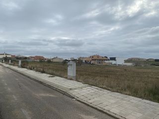 Wohngrundstück in Calle toledo 16. Parcela urbana en el viso de san juan