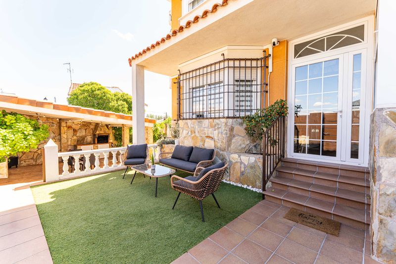 Foto 0cc9b696-9ee0-487d-9997-e7fa6a12e6c9. Casa amb calefacció aparcament piscina a Serranillos del Valle