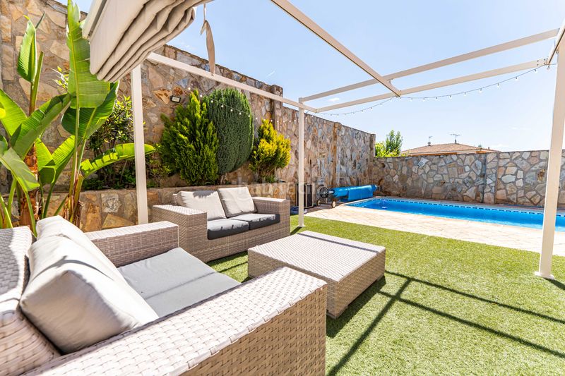 Foto c1862710-130a-4aed-91d7-8a0b1434bd2b. Casa amb calefacció aparcament piscina a Serranillos del Valle