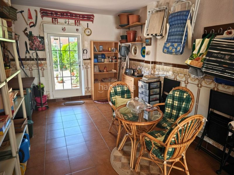 Foto 2a8210e5-f566-40db-8431-5ceced9c7e4c. Casa adossada amb calefacció aparcament a Las Américas Parla