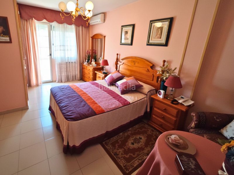 Foto 728a4201-9272-4cf6-b5e6-dbcee43b6cb9. Casa adossada amb calefacció aparcament a Las Américas Parla