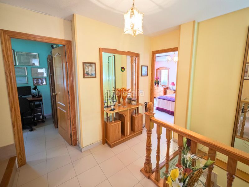 Foto b73fac3a-0be0-42c1-ad66-6a6d74583bb4. Casa adossada amb calefacció aparcament a Las Américas Parla