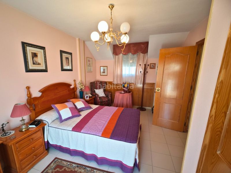 Foto f0b29671-28bf-4b18-8829-d5acbdadd5e6. Casa adossada amb calefacció aparcament a Las Américas Parla