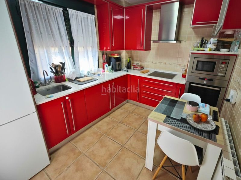 Foto e6d2abb7-3b61-4f4f-bf8c-79f13e7779c5. Casa aparellada amb calefacció aparcament a Cedillo del Condado
