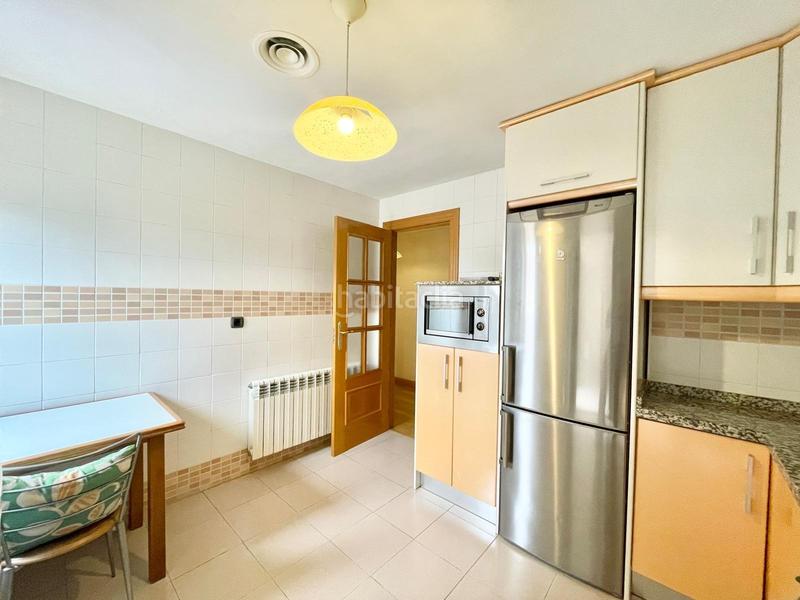 Foto f1af1e1f-e67c-4123-bb9b-fa7e4c3a7b7e. Location appartement avec chauffage parking dans Plaza de Toros Granada