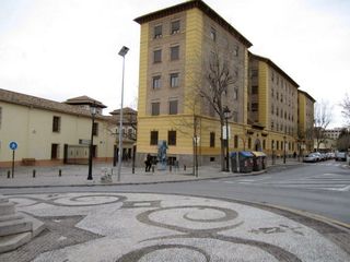 Location Appartement  Calle capitan moreno. Piso junto a jardines del triunfo 5 dormitorios estudiantes