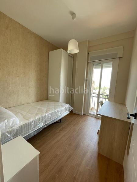 Foto a4e3d860-904f-4dee-8326-df919bbf8266. Alquiler piso  4 dormitorios ideal estudiantes en Granada