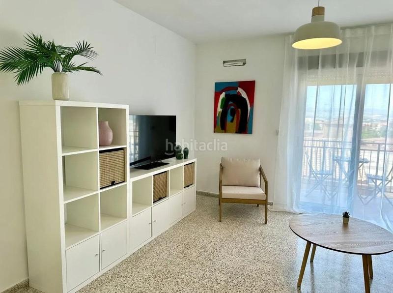 Foto f4aeebe9-eef2-467b-9224-530c24ed54d8. Alquiler piso  de 3 habitaciones, junto a bellas artes e informática! en Granada