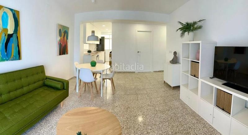 Foto f76a9066-6e7f-4735-86a5-226b5ff8c118. Alquiler piso  de 3 habitaciones, junto a bellas artes e informática! en Granada