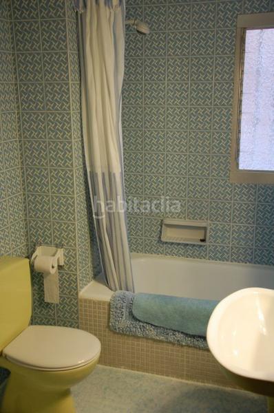 Foto 5e5e7ff9-5933-4afb-b8c0-95bdbd131fd8. Alquiler piso se alquila amplio piso de 4 dormitorios ideal para estudiantes en Granada