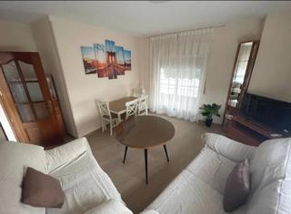 Lloguer Pis a La Cruz. Piso de 4 habitaciones junto a traumatología!