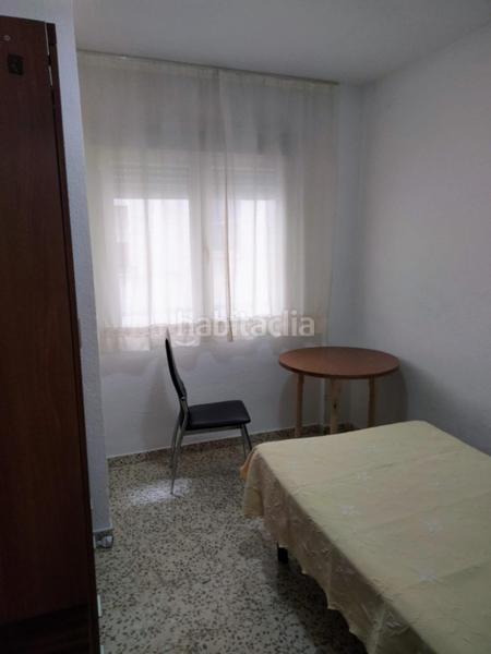 Foto 1cfc1432-c19a-4c99-ad6e-9d77364db685. Alquiler piso  4 dormitorios en Pajaritos para estudiantes en Granada