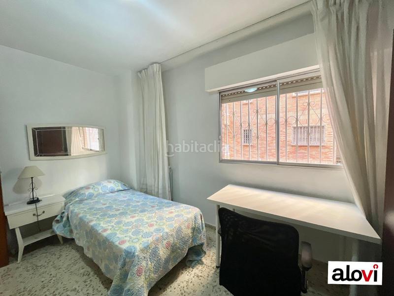 Foto 58aad54c-7376-41f2-940d-85b7c025fbaf. Alquiler piso se alquila amplio piso de 4 dormitorios ideal para estudiantes en Granada