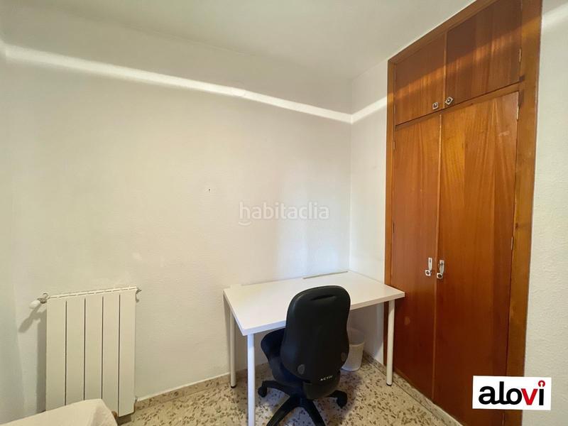 Foto 7f630037-39bc-49a6-8cea-0f1fe7e6e821. Alquiler piso se alquila amplio piso de 4 dormitorios ideal para estudiantes en Granada