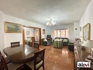 Location Appartement  Calle las flores. Se alquila amplio piso de 4 dormitorios ideal para estudiantes